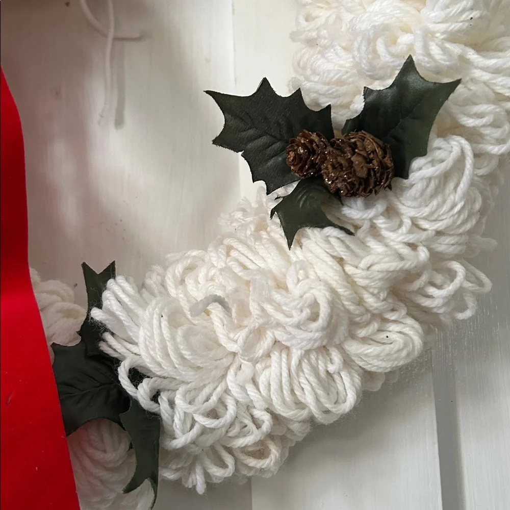 VTG MCM Yarn Christmas Holiday Wreath Fruit Poinsettia Pine Cones Cottagecore